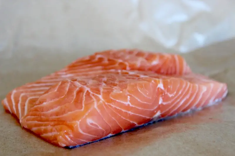 ensalada cesar con salmon