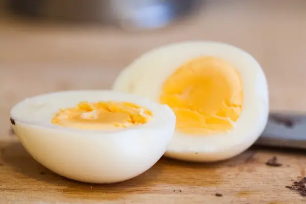 como hacer huevo duro o cocido en microondas1