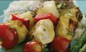 Brochetas mediterráneas de pollo