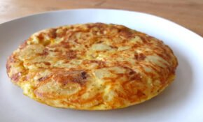 Tortilla de Papas y Cebolla al Estilo Casero