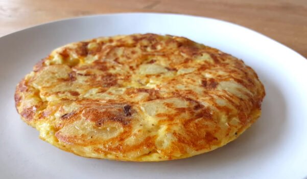 Tortilla de Papas y Cebolla al Estilo Casero